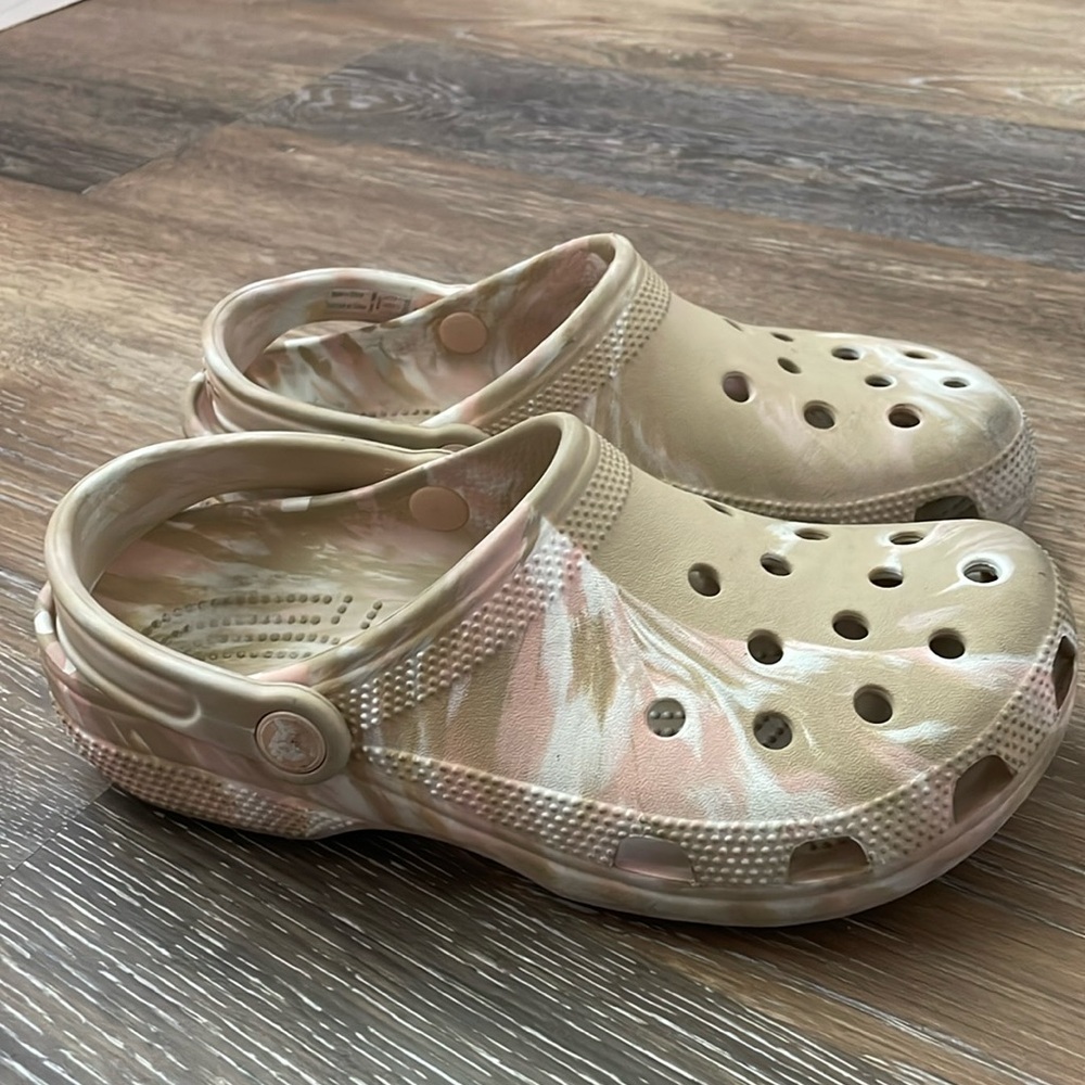 Women Crocs size 7